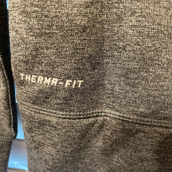 Nike Therma-Fit Hoodie :: Full Zip :: Grey :: Extra Small - Picture 5 of 6